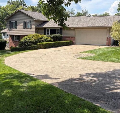 801 Williams Ave, Scottdale, PA, 15683-1043 | Card Image