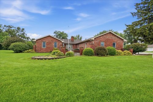 404 Clayton Dr, Watseka, IL, 60970-7593 | Card Image