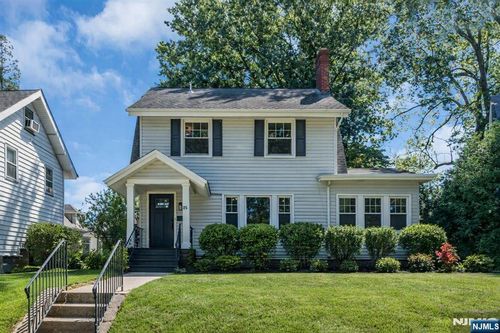 25 Laurel Avenue, East Orange, NJ, 07017 | Card Image