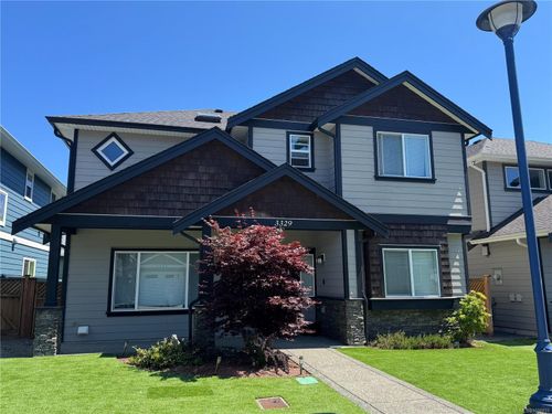 3329 Piper Rd, Victoria, BC, V9C0H3 | Card Image