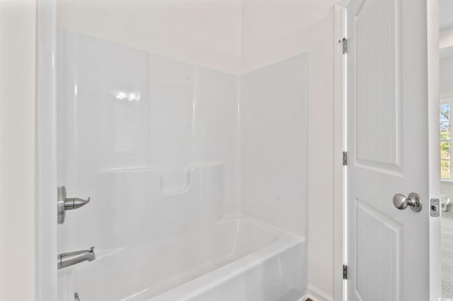 Bathroom with shower / washtub combination | Image 20