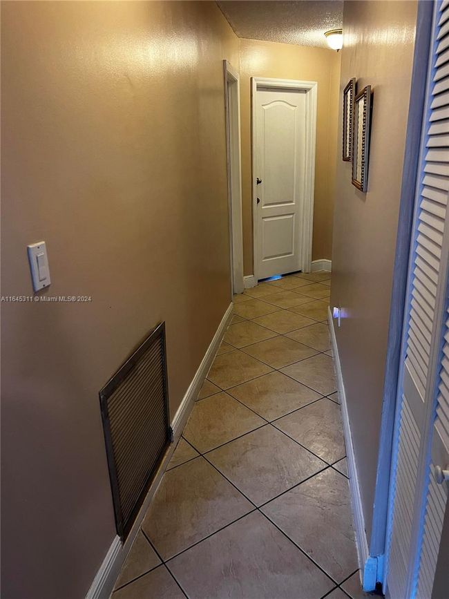 14035 Sw 103 Rd Ter, House other with 4 bedrooms, 2 bathrooms and null parking in Miami FL | Image 5