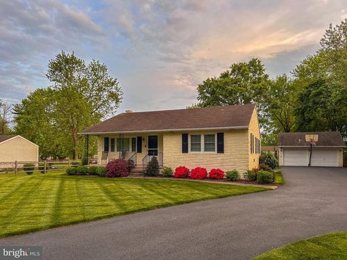 21 W Cherry Ln, Royersford, PA, 19468-1301 | Card Image