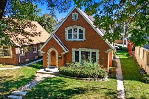 2808 N Sholes Ave, Milwaukee, WI, 53210-1359 | Card Image