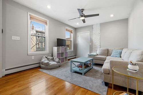 2-331 E St, Boston, MA, 02127-2076 | Card Image