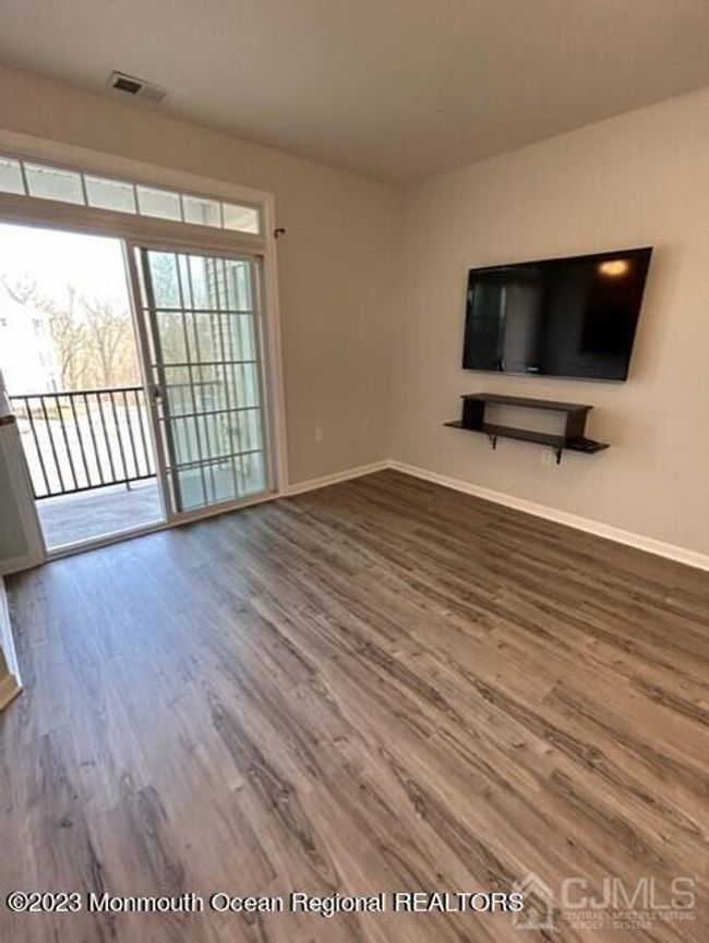 49 Azalea Dr, Townhouse with 2 bedrooms, 2 bathrooms and null parking in Old Bridge NJ | Image 4