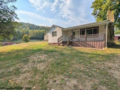 3179 Thornton Pike, House other with 2 bedrooms, 1 bathrooms and 3 parking in Thornton WV | Image 3