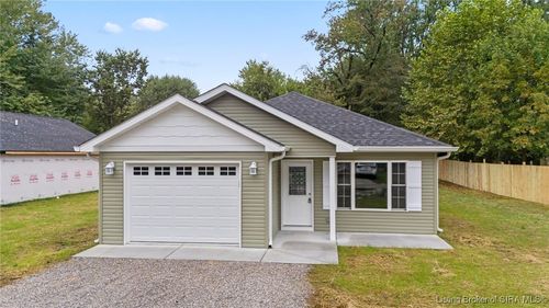 748 Goodin Dr, Austin, IN, 47102-1112 | Card Image