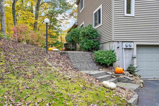 8 Windsor Blvd, House other with 3 bedrooms, 3 bathrooms and null parking in Londonderry NH | Image 33