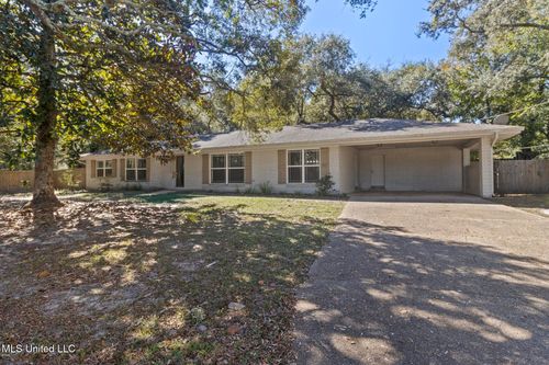 427 Christi Ln, Biloxi, MS, 39531-2704 | Card Image