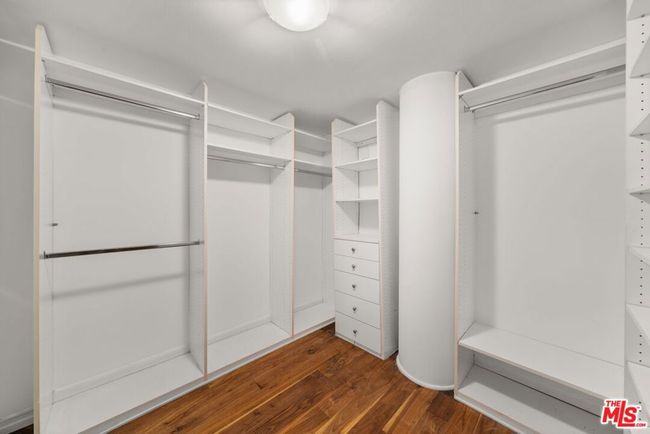 UNIT-406 - 318 N Maple Dr, Condo with 2 bedrooms, 3 bathrooms and 2 parking in Beverly Hills CA | Image 27