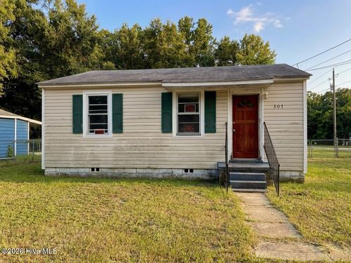 307 Diana St, Fayetteville, NC, 28306-2215 | Card Image