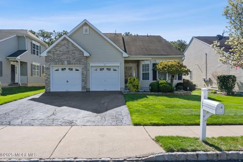 24 Little Leaf Ln, Howell, NJ, 07731-2612 | Card Image
