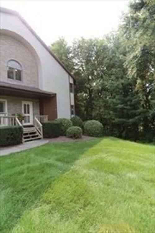 2-2 Pine Grove Dr, South Hadley, MA, 01075-2195 | Card Image