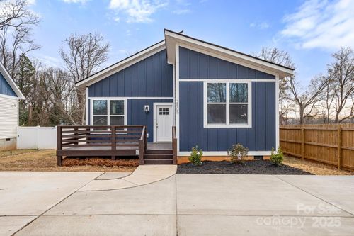 2805 Old Steele Creek Rd, Charlotte, NC, 28208-6042 | Card Image