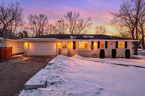 900 79th Ave Ne, Spring Lake Park, MN, 55432-2807 | Card Image