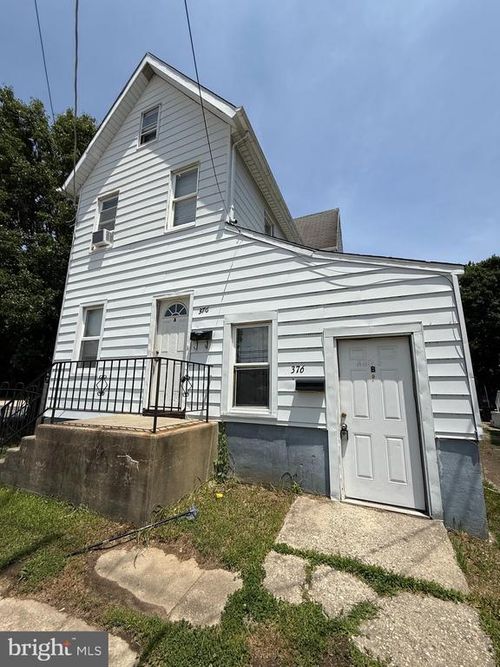 376 E Broadway, Salem, NJ, 08079-1142 | Card Image