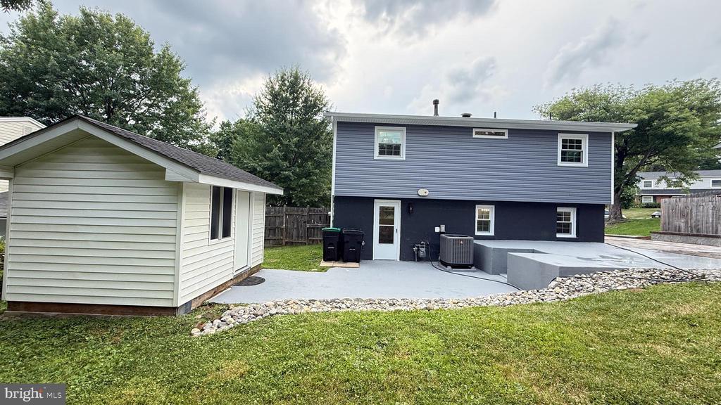 Residential in WOODBRIDGE 5