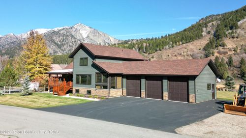 513 Three Rivers Dr, Alpine, WY, 83128-5004 | Card Image