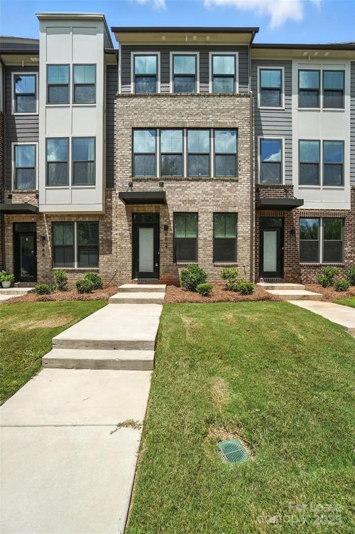 952 Broad River Ln, Charlotte, NC, 28211-1793 | Card Image
