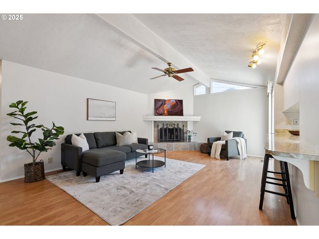 Family Room | Image 8
