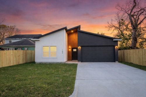 103 E Lobit St, Baytown, TX, 77520-4945 | Card Image