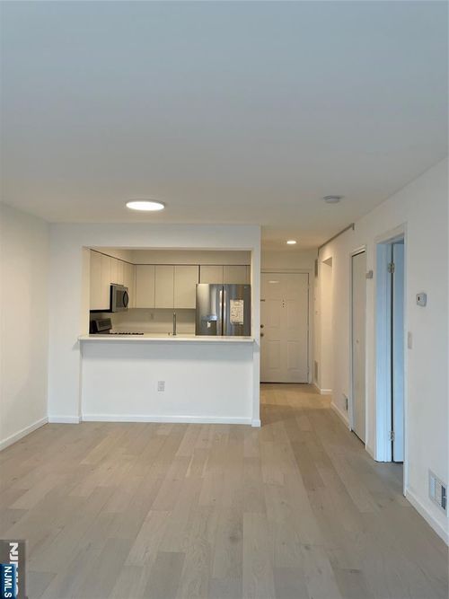 603 Williams Ct, Edgewater, NJ, 07020-1614 | Card Image