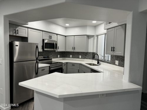 2032-3848 N 3rd Ave, Phoenix, AZ, 85013-3452 | Card Image