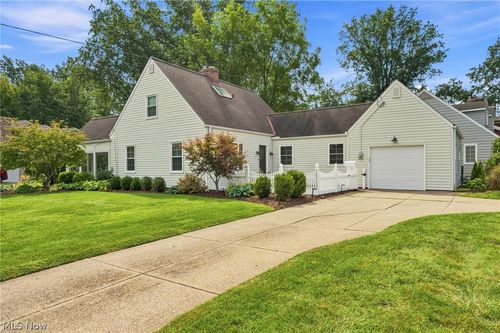 26737 Lake Rd, Bay Village, OH, 44140-2264 | Card Image
