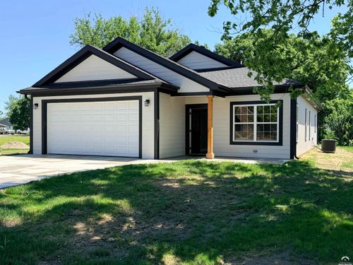 210 Park St, Linwood, KS, 66052-4361 | Card Image