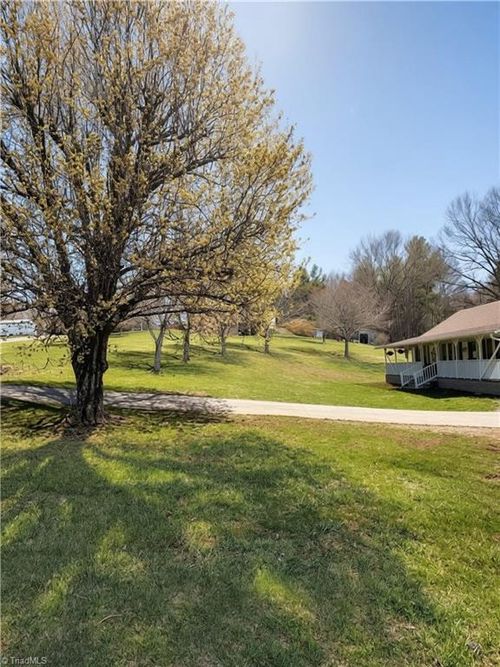 1759 Grandview Dr, Sparta, NC, 28675-8448 | Card Image
