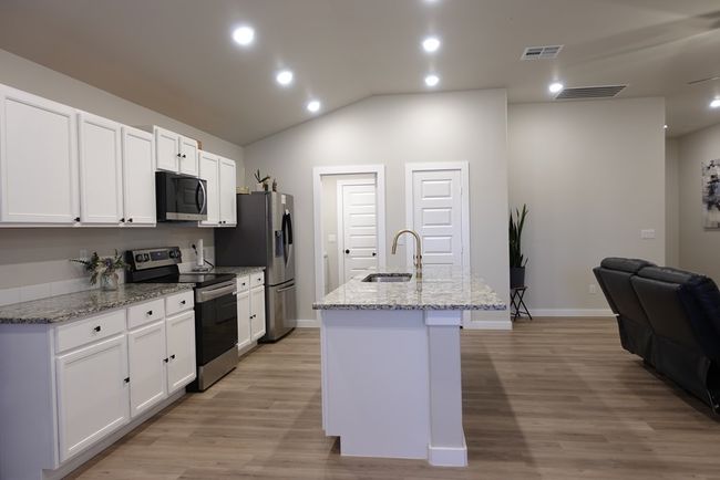 2220 Goldfinch Rd, House other with 3 bedrooms, 2 bathrooms and 2 parking in Midland TX | Image 17