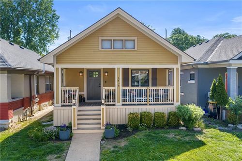2509 Tracy Ave, Kansas City, MO, 64108-2937 | Card Image
