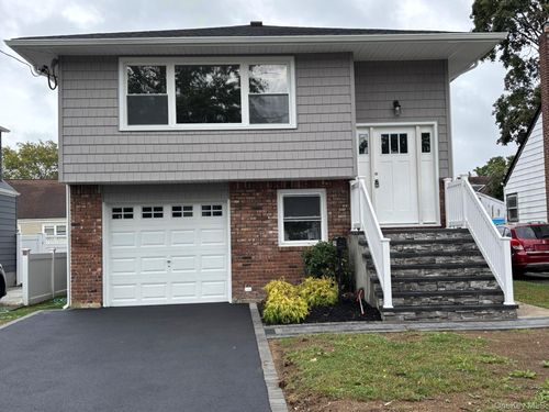 399 Hawthorne Ave, Uniondale, NY, 11553-1807 | Card Image