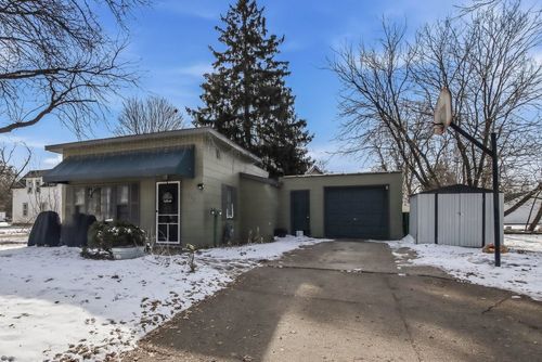 420 Elm Ave E, Menomonie, WI, 54751-1616 | Card Image