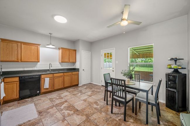 1503 Prather St, House other with 3 bedrooms, 2 bathrooms and 2 parking in Taylor TX | Image 8