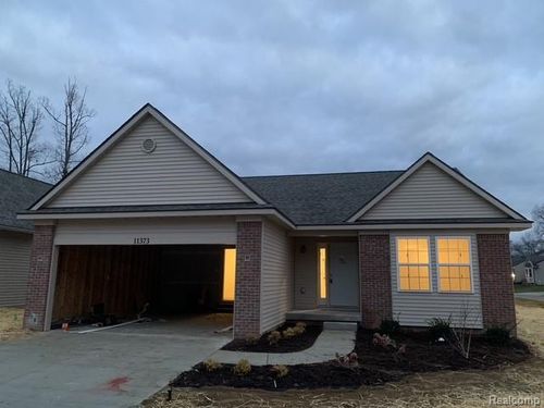 11449 Hidden Oaks Dr, Clio, MI, 48420-2905 | Card Image