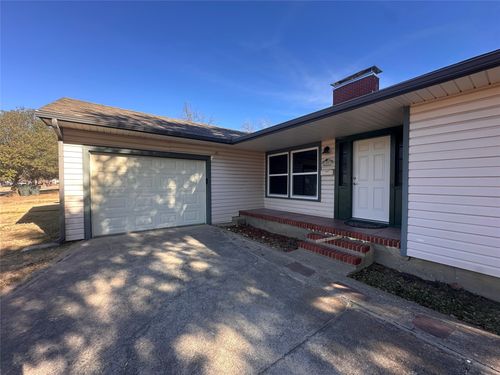 1803 N Alexander St, Sherman, TX, 75092-3704 | Card Image