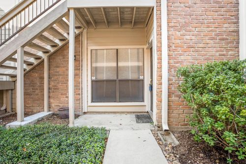 7b-2001 Bering Dr, Houston, TX, 77057-3761 | Card Image