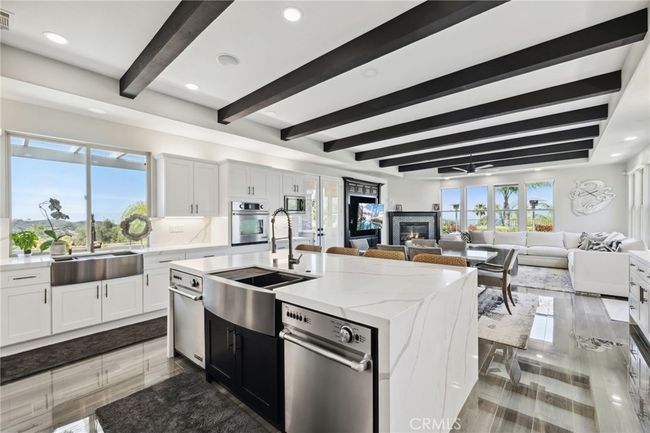 36472 County Line Rd, House other with 4 bedrooms, 6 bathrooms and 4 parking in Yucaipa CA | Image 13