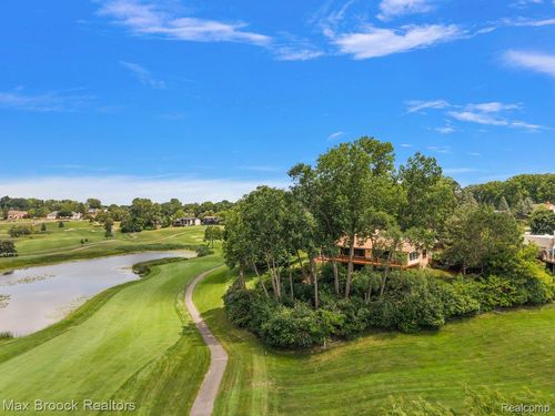 1808 Moors Ct, Bloomfield Hills, MI, 48302-1740 | Card Image