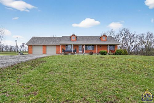 11490 218th Rd, Holton, KS, 66436-8634 | Card Image