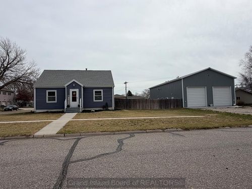 247 4th St, Hampton, NE, 68843-9217 | Card Image