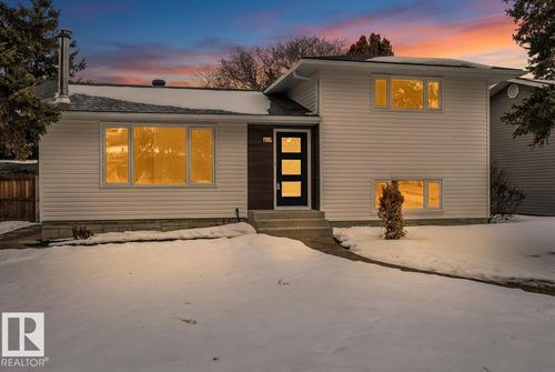 11744 37 Ave Nw, Edmonton, AB, T6J0J2 | Card Image