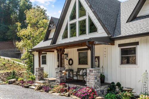 1839 Stone Bridge Dr, Dandridge, TN, 37725-1497 | Card Image