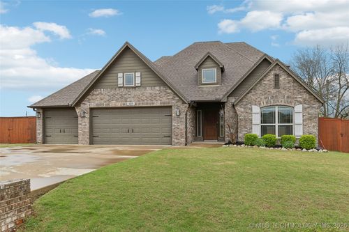 1819 43rd St, Sand Springs, OK, 74063-3264 | Card Image