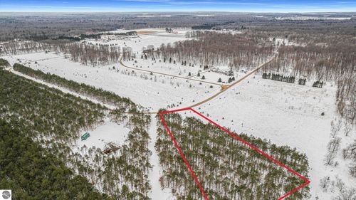 331 Kleehammer Club Dr Ne, Kalkaska, MI, 49646 | Card Image