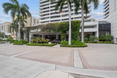 19B - 525 S Flagler 19b Drive, Condo with 2 bedrooms, 2 bathrooms and null parking in West Palm Beach FL | Image 2