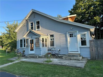 Driveway side of house | Image 3