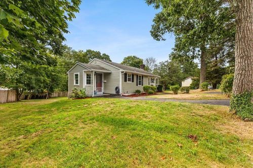 85 Maple St, Bourne, MA, 02532-3051 | Card Image